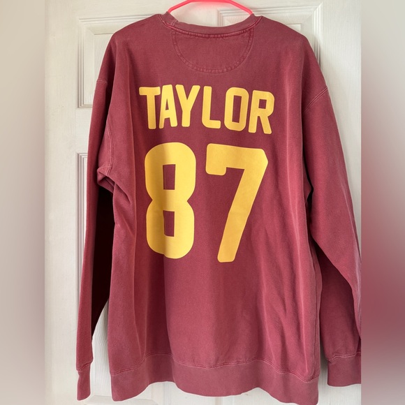 Girl Tribe Loving Him Was Red XL Crewneck - Picture 3 of 3